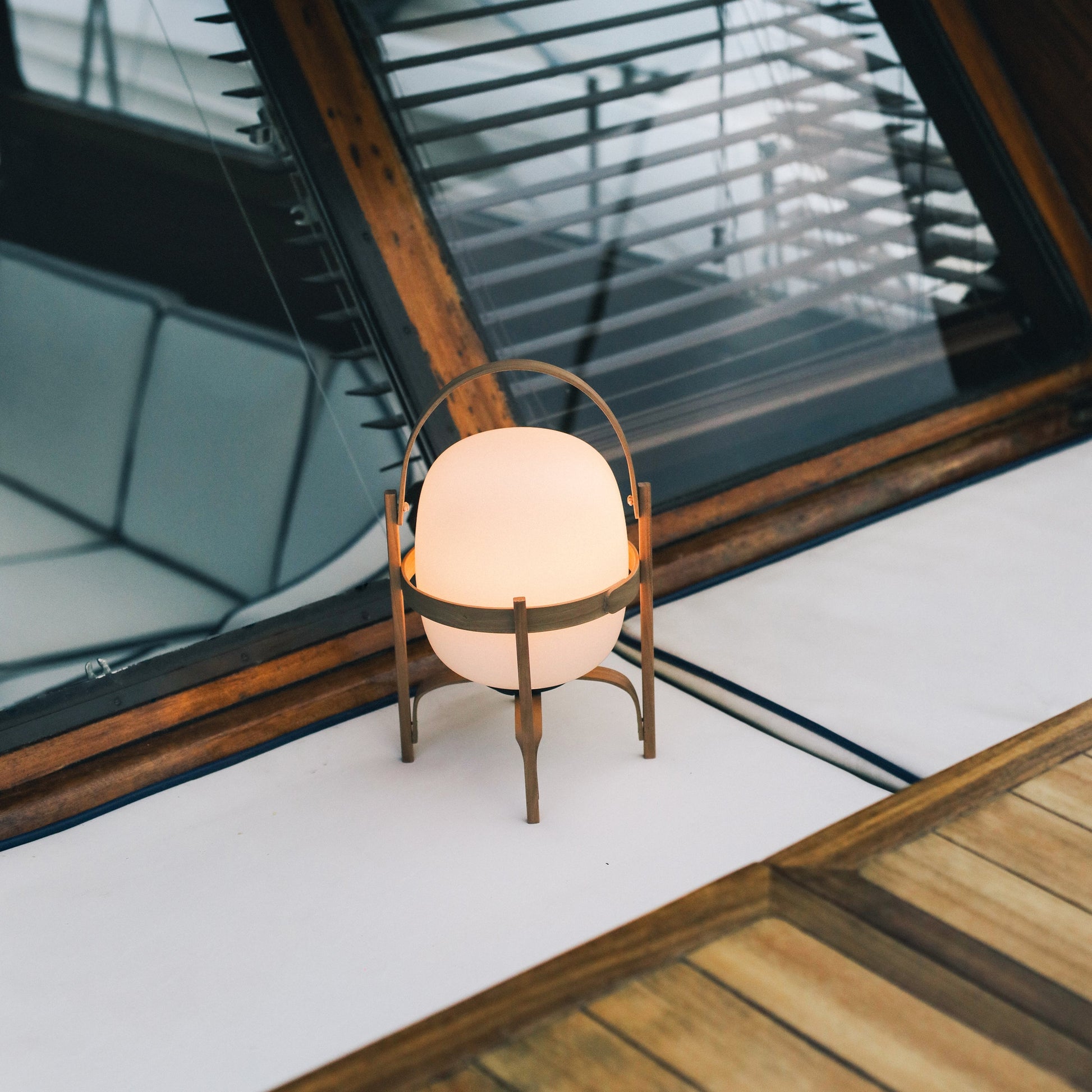 Celita Rechargeable Table Lamp