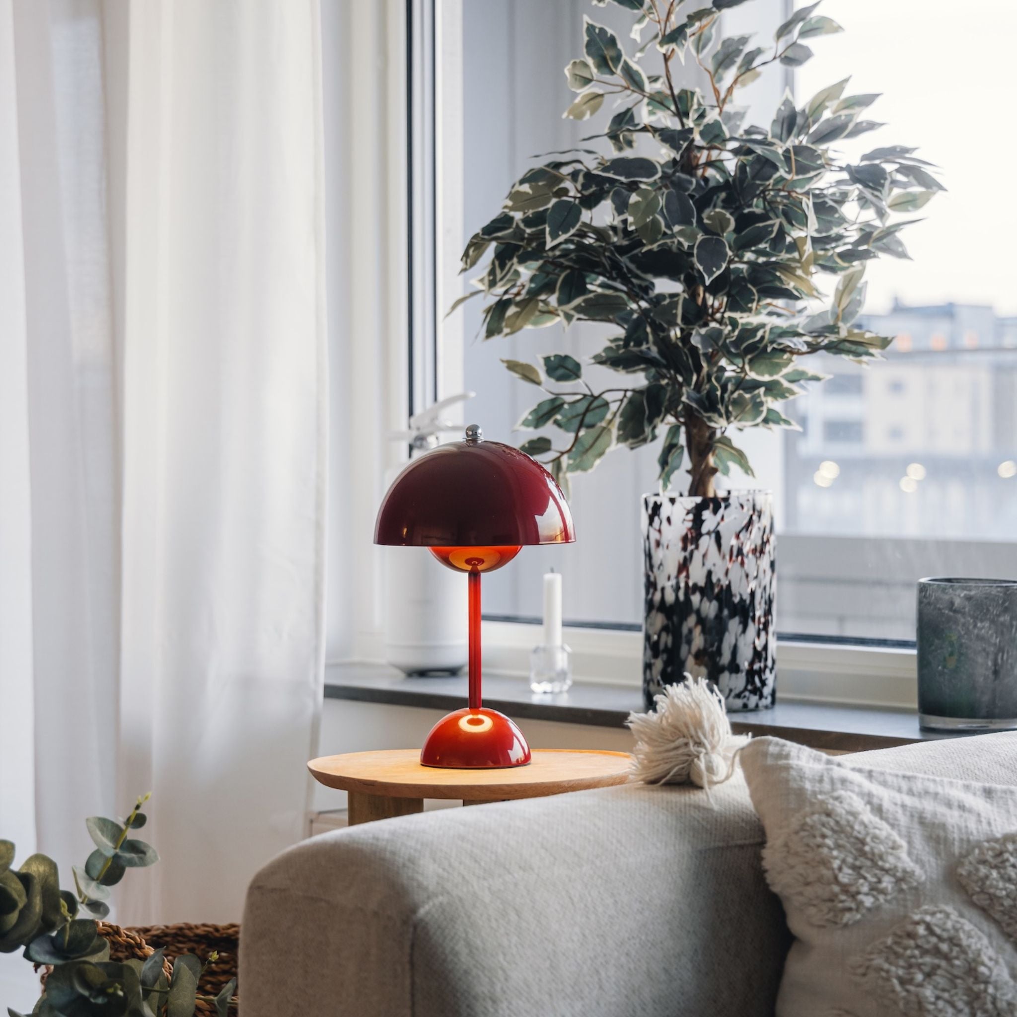 Portable Flowerbud Desk Lamp
