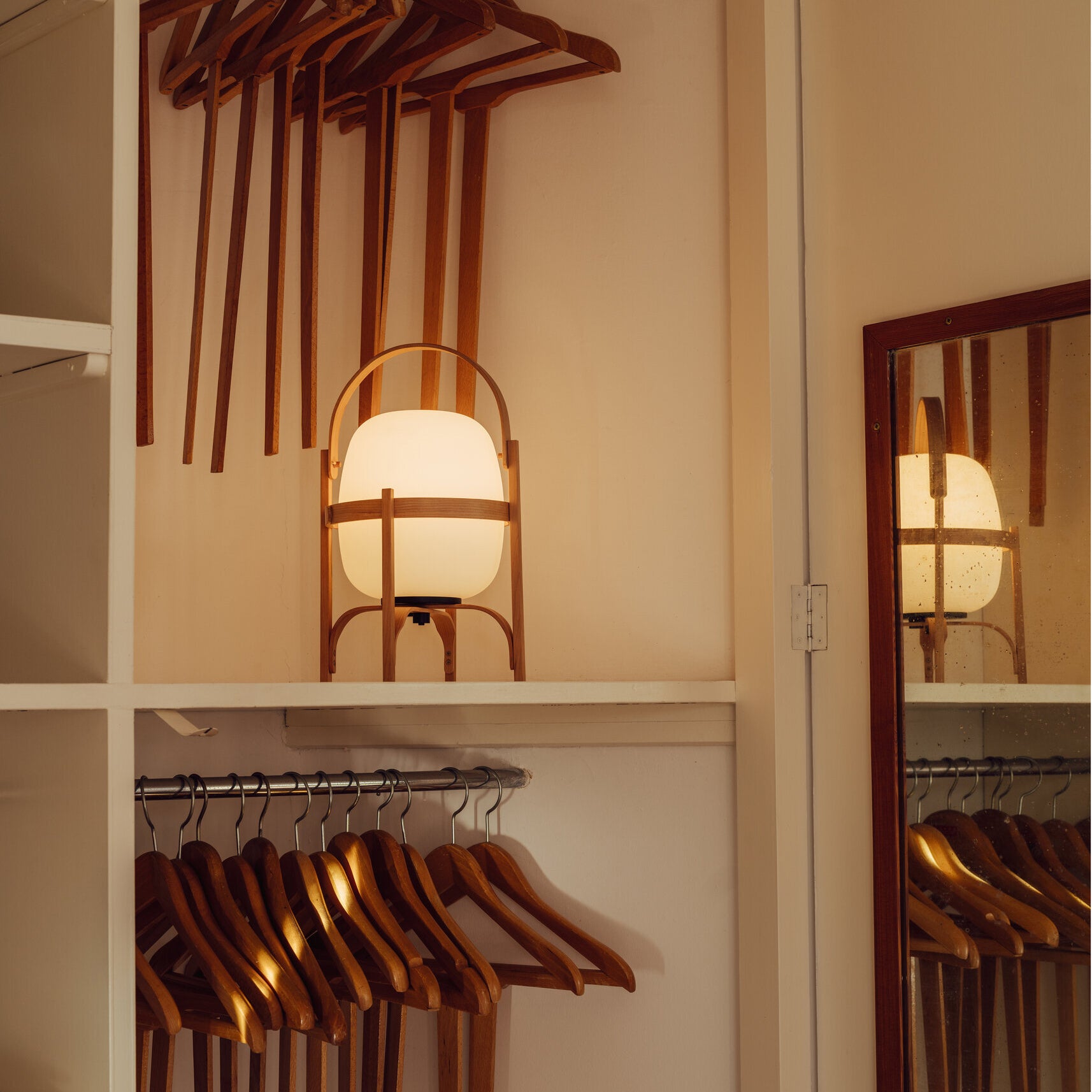 Celita Rechargeable Table Lamp